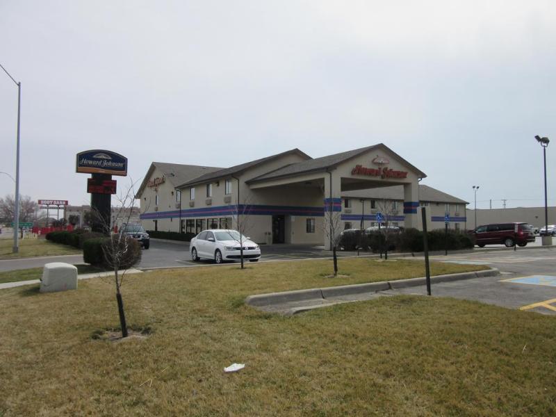 Howard Johnson By Wyndham Wichita Airport Buitenkant foto