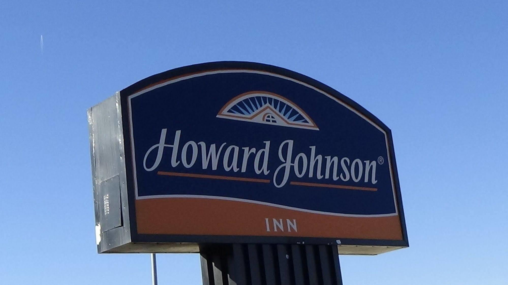 Howard Johnson By Wyndham Wichita Airport Buitenkant foto