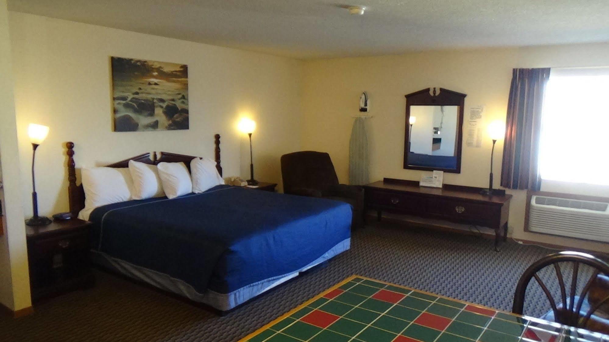 Howard Johnson By Wyndham Wichita Airport Buitenkant foto