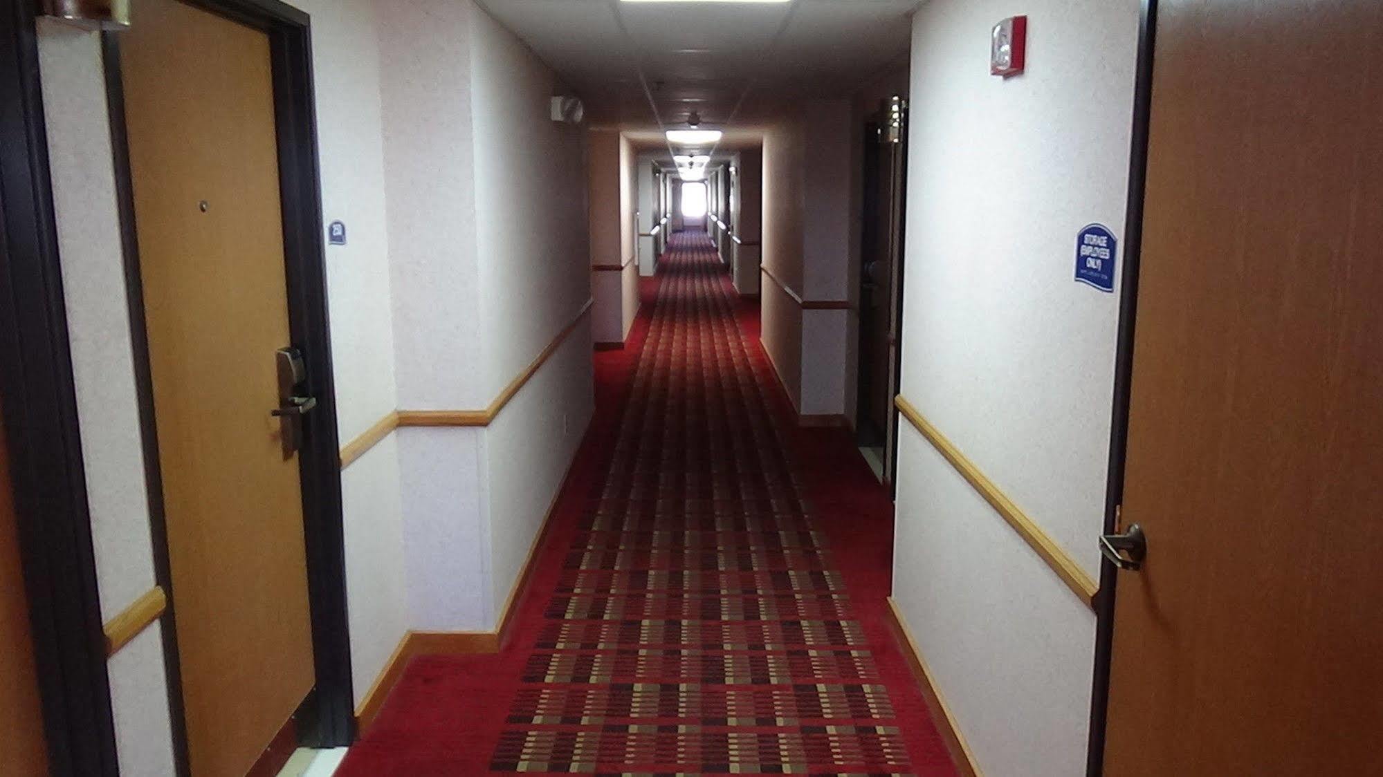 Howard Johnson By Wyndham Wichita Airport Buitenkant foto
